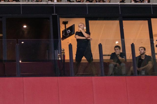 1663595692259040128.jpg 33.jpg