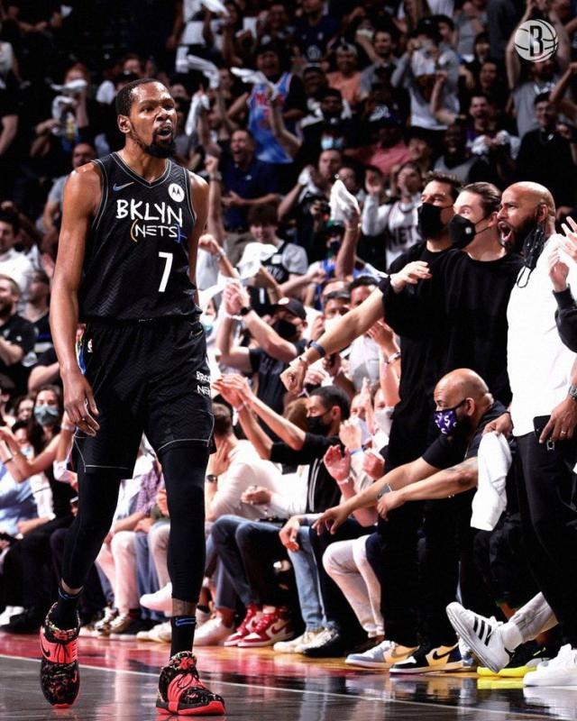 完美世界电竞-死神永生！跟腱断裂两年后 KD打爆了雄鹿整条防线