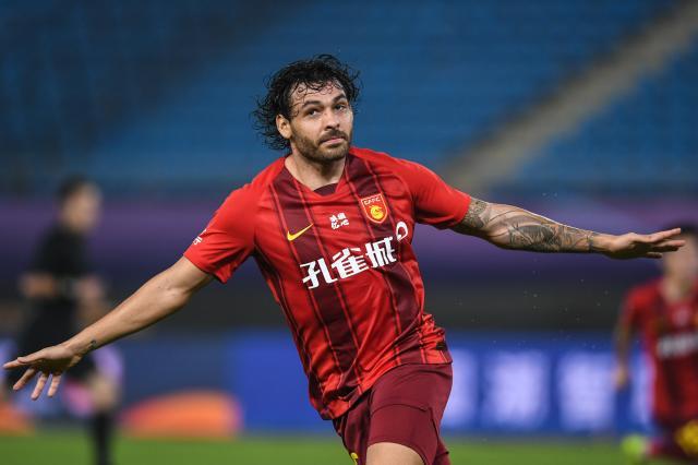 没隔阂没意见关系很好！卡帅谈高拉特阿兰外租原因